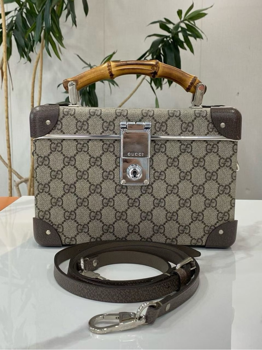 🚩steal Gucci Brown GG Supreme Bamboo Top Handle Vanity Case